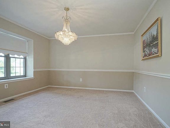 5th image of 140 Mimosa Dr