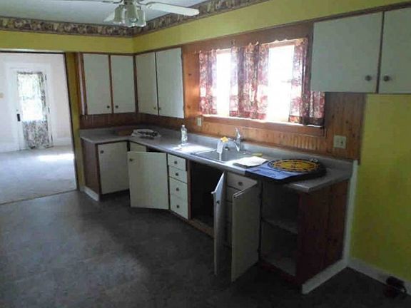 4th image of 193 Mills St