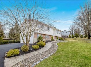 12 Comfort Rd, Middletown, NY 10941