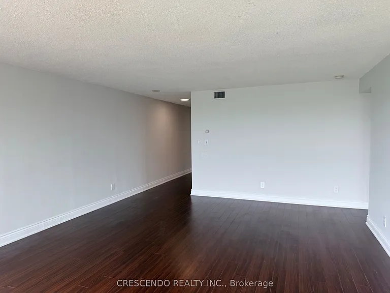 30 Harrison Garden Blvd #902 — Photo 7
