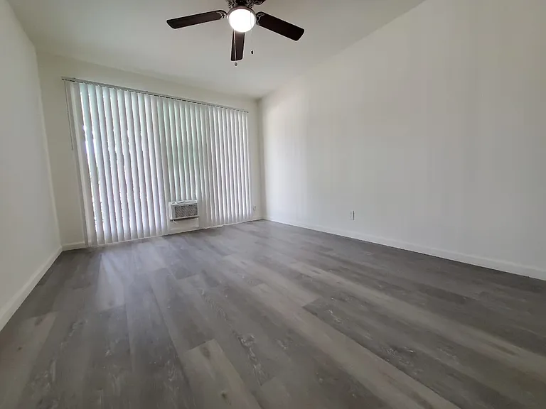 Marina Oaks — Photo 16