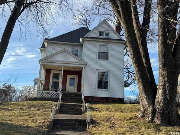 1720 N 3rd St, Clinton, IA 52732