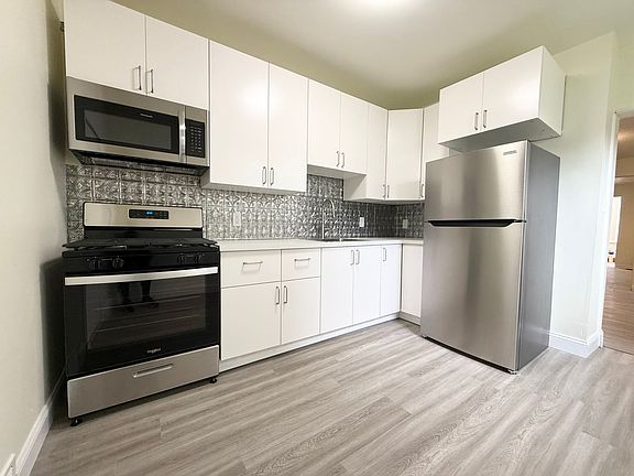 2nd image of 323 McKinley St Floor 1