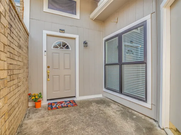 2105 Mistymeadow Ct, Carrollton, TX 75006