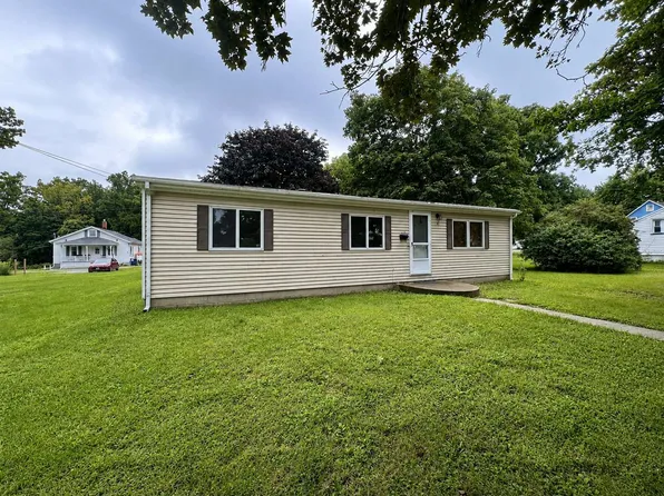 41 Hopkins St, Mount Morris, NY 14510