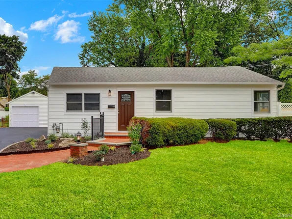 27 Beatrice Avenue, West Islip, NY 11795