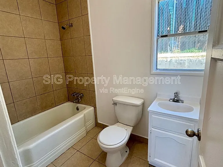 10156 Helendale Ave #1/4 — Photo 10