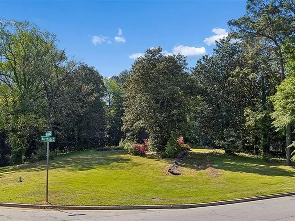 549 Broadland Rd NW, Atlanta, GA 30327