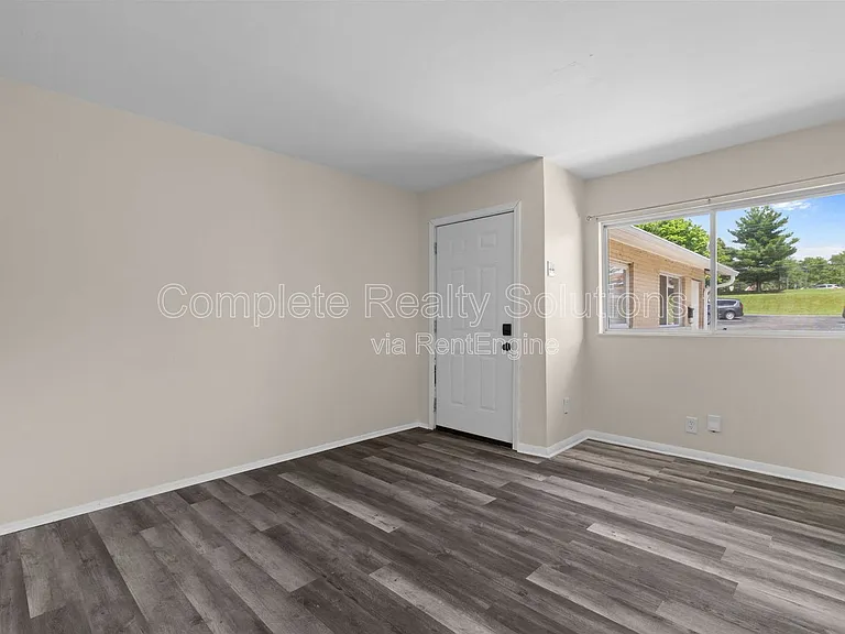 2323 Woodson Rd #I — Photo 7
