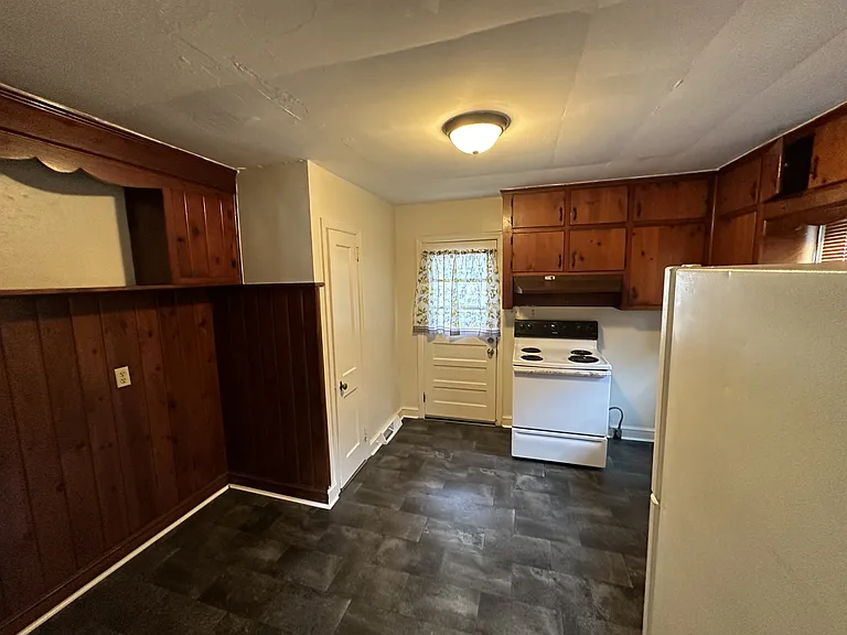 373 Juless St — Photo 10