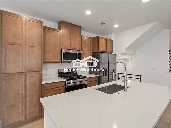 4th image of 2056 S Holly St Unit 3