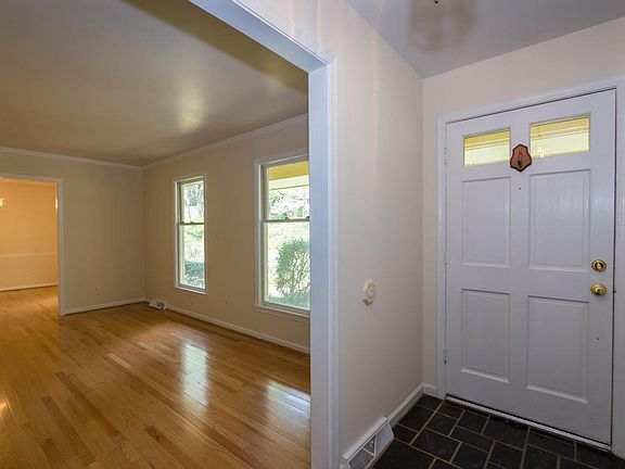 4th image of 6127 Saddleridge Cir