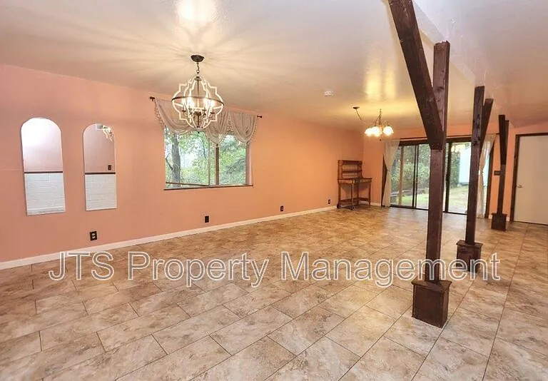 2812 Centennial Ct — Photo 44