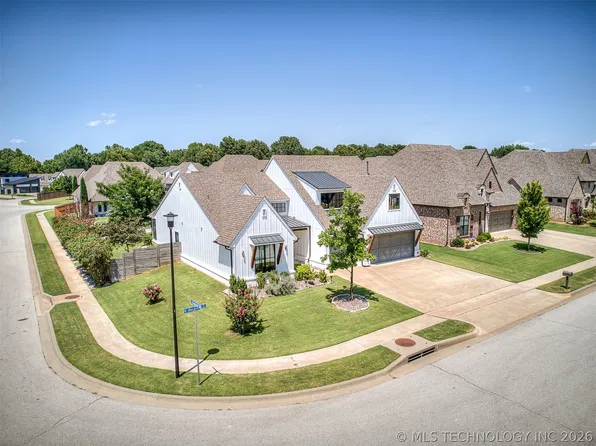 2244 W Decatur St, Broken Arrow, OK 74011