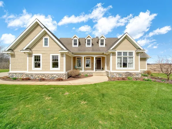 3950 Taylor Ln, Saline, MI 48176