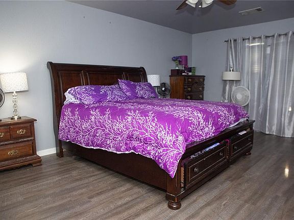 5th image of 110 Goldenrod St