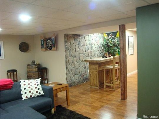 5th image of 1875 Ashley Dr