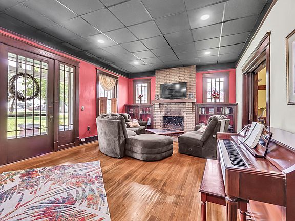 4th image of 407 E Nashville St