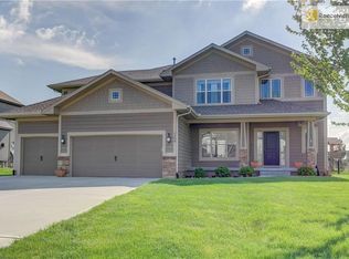 4209 SE Trotter Dr, Lees Summit, MO 64082