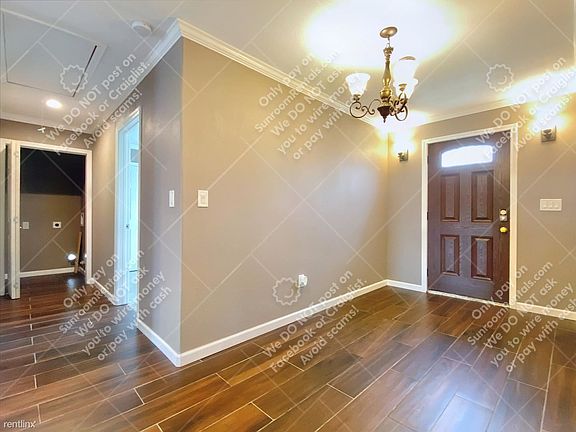 4th image of 1002 SW 39th St