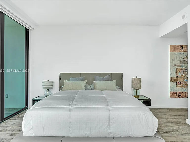 650 NE 32nd St #1001 — Photo 19