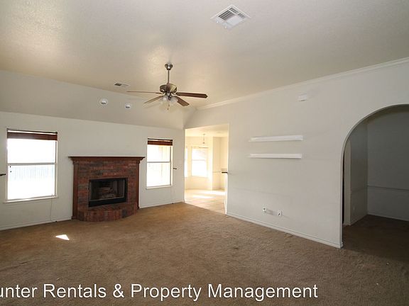 3rd image of 3202 Sherwood Forest Dr