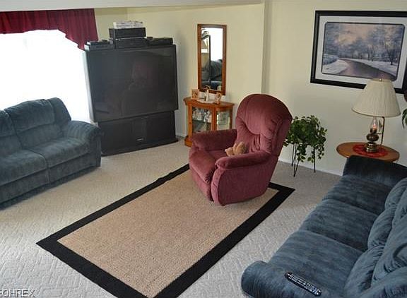 3rd image of 7421 Essex Dr Unit E