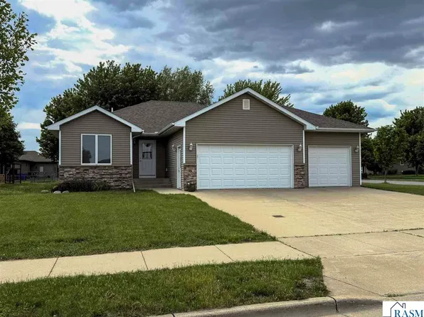1919 Ryan Rd, New Ulm, MN 56073