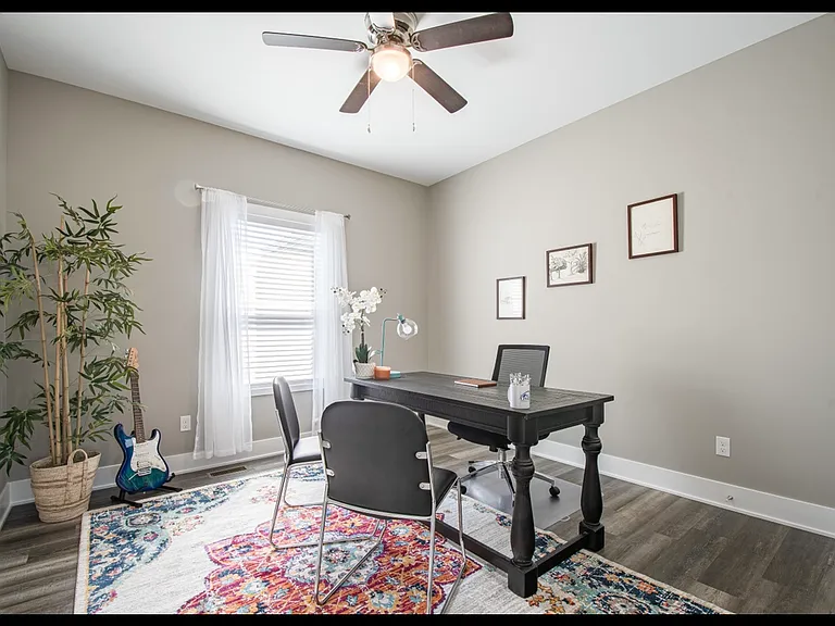 10 Percy Dr #1 — Photo 8