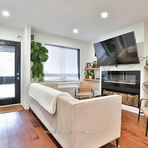 43 Kingston Rd — Photo 5
