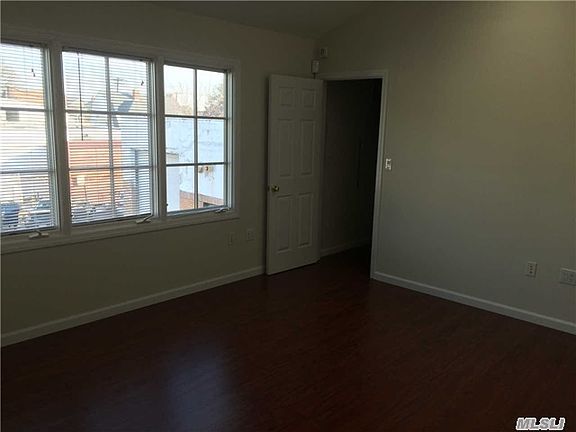 3rd image of 111 Roosevelt Ave Ste A