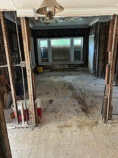 5th image of 8031 S Euclid Ave