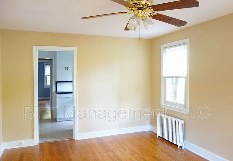8206 Greenwood Ave #5 — Photo 1