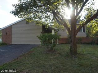 1 Silo Mill Ct, Sterling, VA 20164