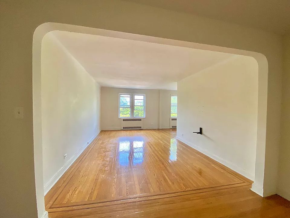 2nd image of 430 Ocean Pkwy #L3
