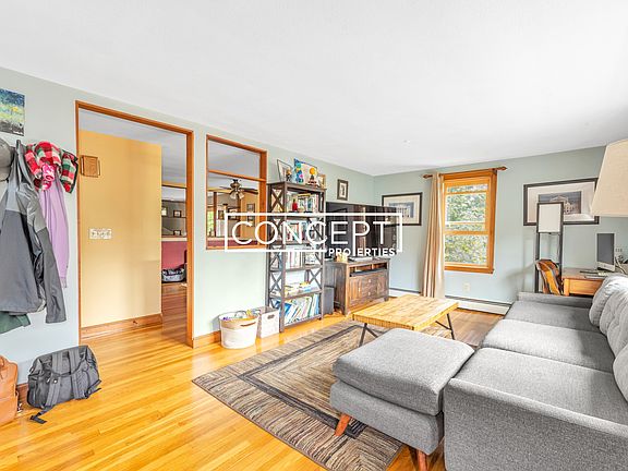 5th image of 26 Ventura St #2