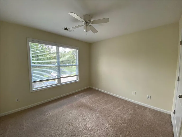 2146 Peach Shoals Cir — Photo 37
