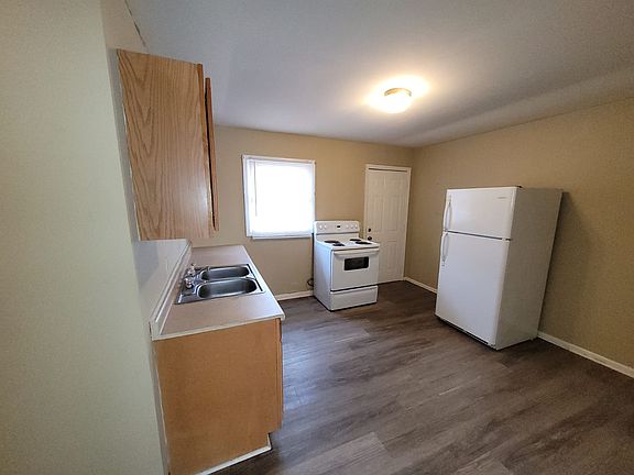 2nd image of 400 Berryman St APT E