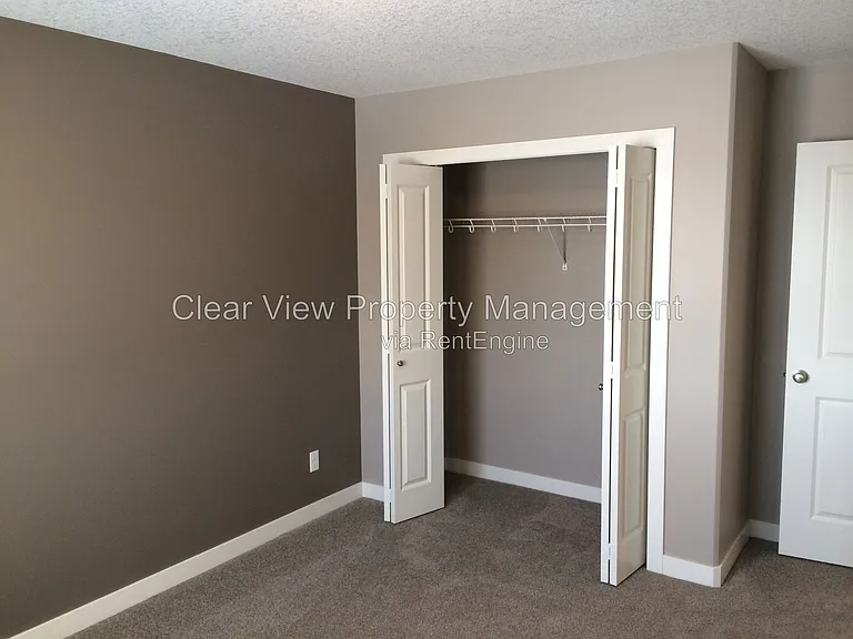 264 Sunridge Rd W — Photo 9