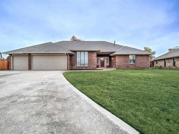 5906 Waterwood Cir, Warr Acres, OK 73132