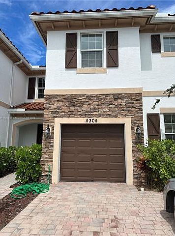 1st image of 4301 Brewster Ln