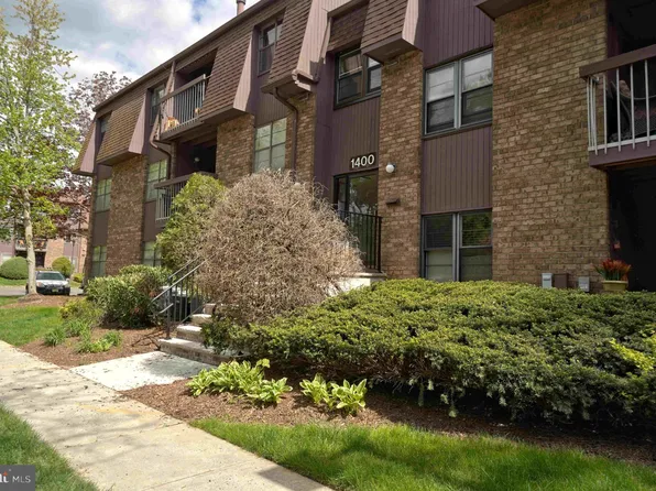 1424 Country Mill Dr, Cranbury, NJ 08512