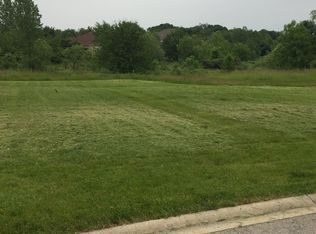846 Edgewood Dr, Sugar Grove, IL 60554