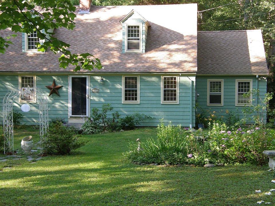 2nd image of 1595 Long Hill Rd
