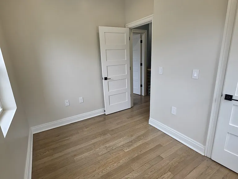 1453 Morris Ave #2 — Photo 23