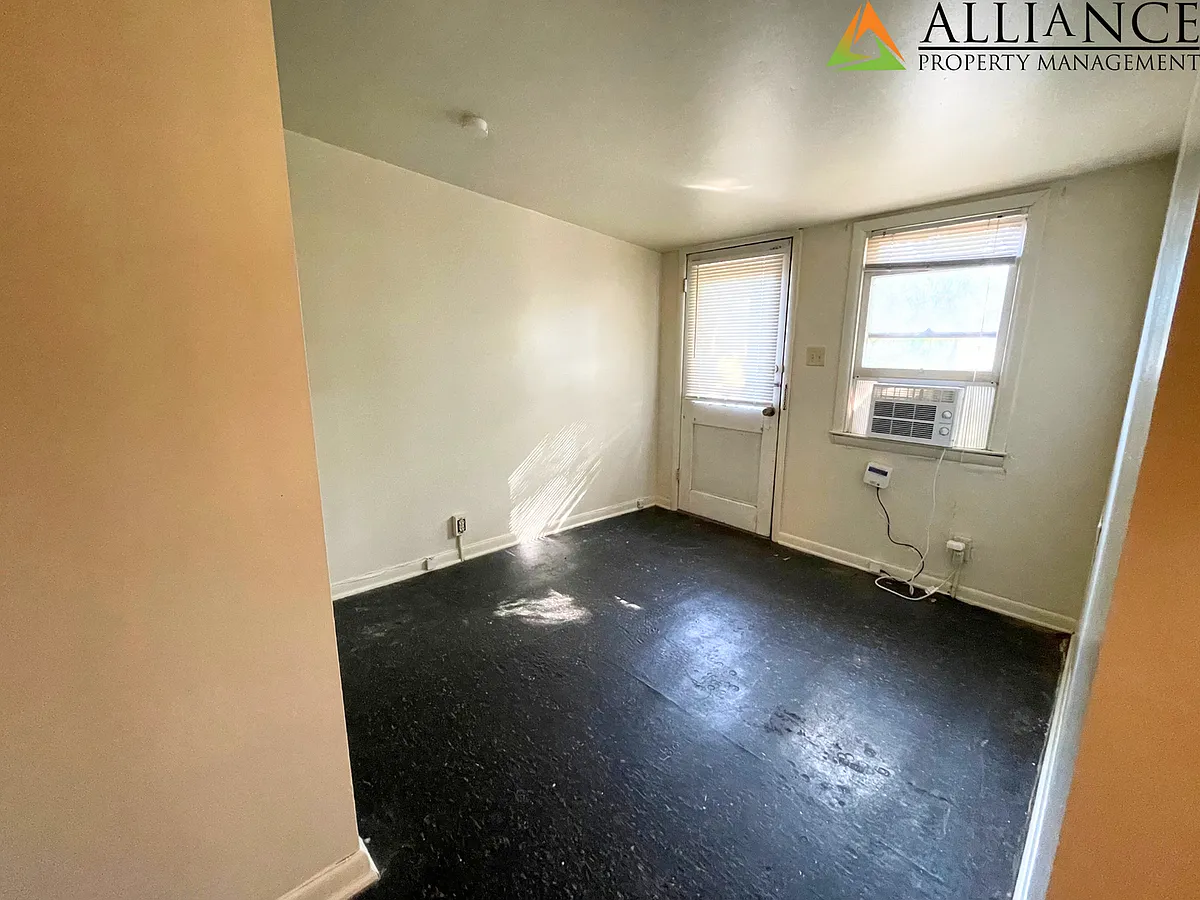 Building Photo - Humboldt St 717