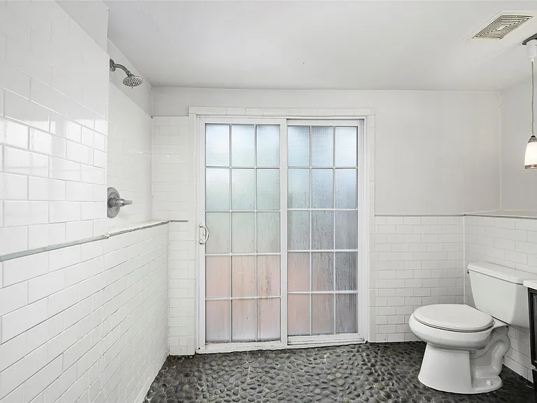 1832 Lexington St — Photo 15
