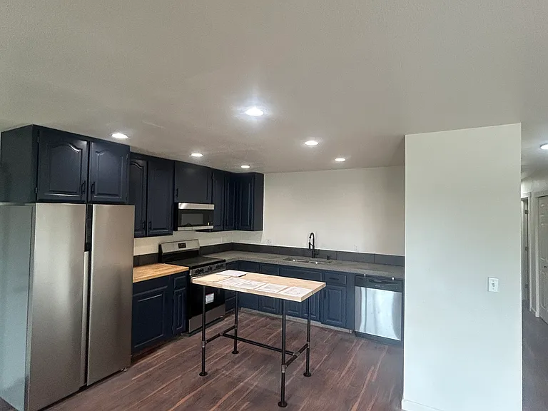 2241 Walnut Ave — Photo 2