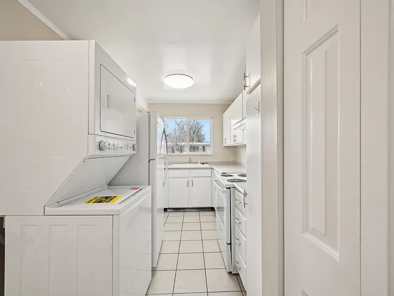 2180 S Lake St #8 — Photo 2