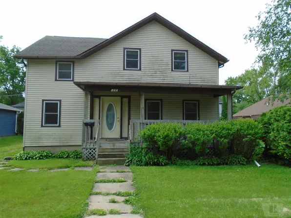 122 E Marion St, Marengo, IA 52301